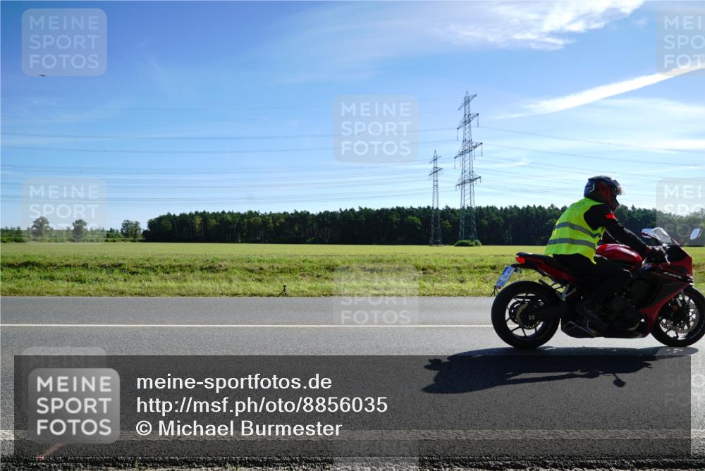 07.09.2025 - 19. Norderstedt Triathlon Michael Burmester http://msf.ph/oto/8856035 07.09.2025 10:54:01 Radfahren  meine-sportfotos.de