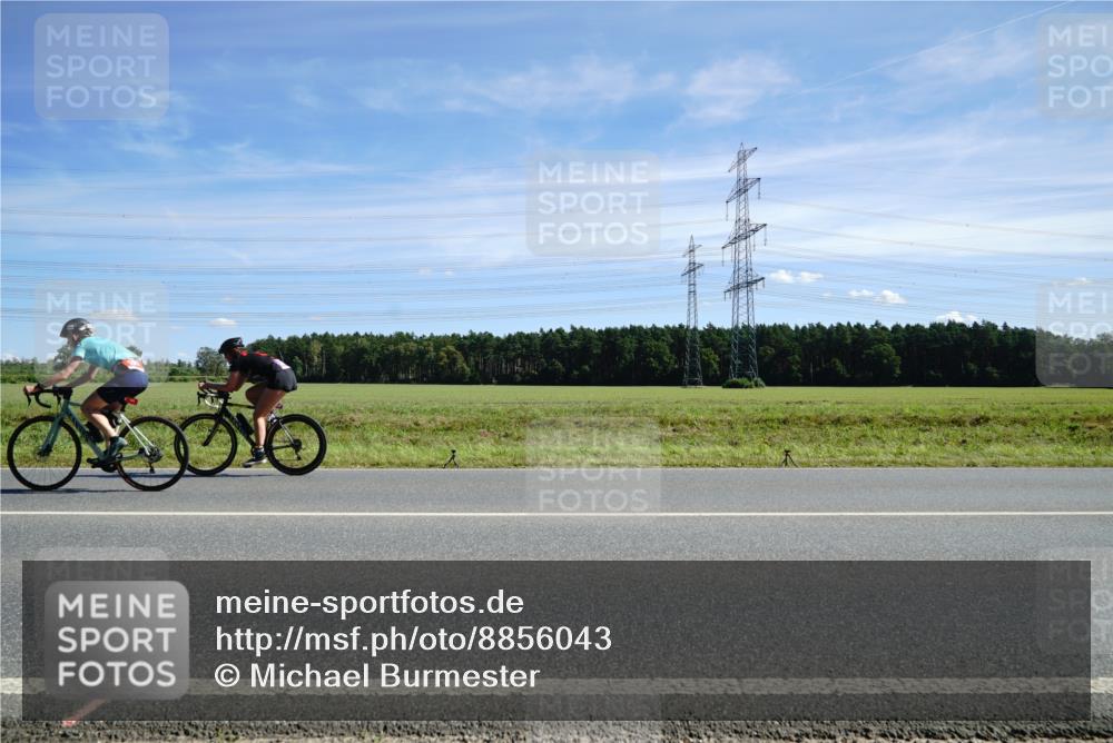07.09.2025 - 19. Norderstedt Triathlon Michael Burmester http://msf.ph/oto/8856043 07.09.2025 12:45:36 Radfahren 1356 meine-sportfotos.de