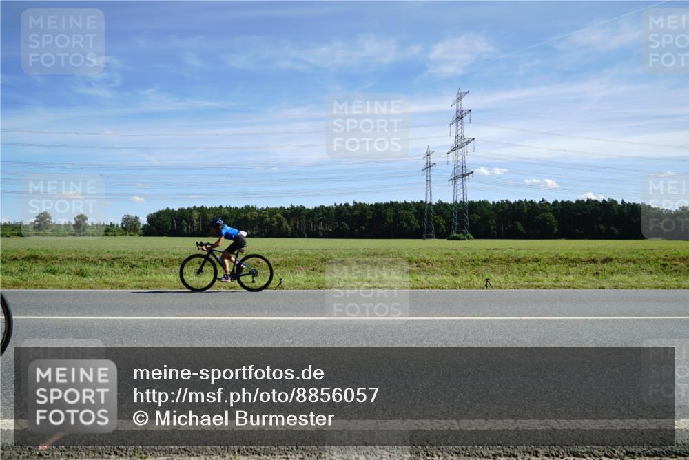 07.09.2025 - 19. Norderstedt Triathlon Michael Burmester http://msf.ph/oto/8856057 07.09.2025 12:45:44 Radfahren 327 meine-sportfotos.de