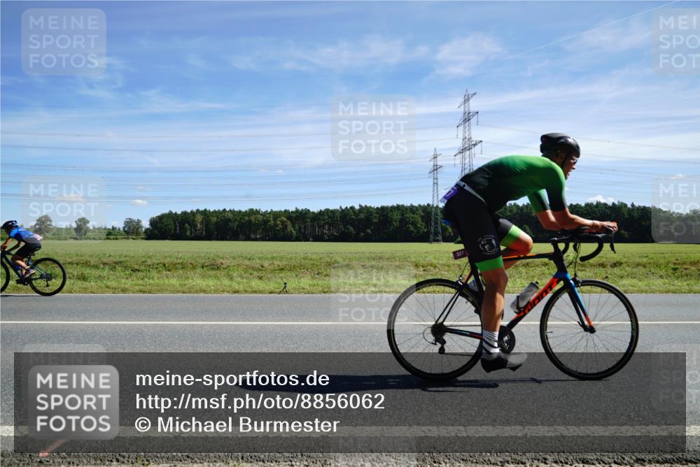 07.09.2025 - 19. Norderstedt Triathlon Michael Burmester http://msf.ph/oto/8856062 07.09.2025 12:45:44 Radfahren 327 meine-sportfotos.de