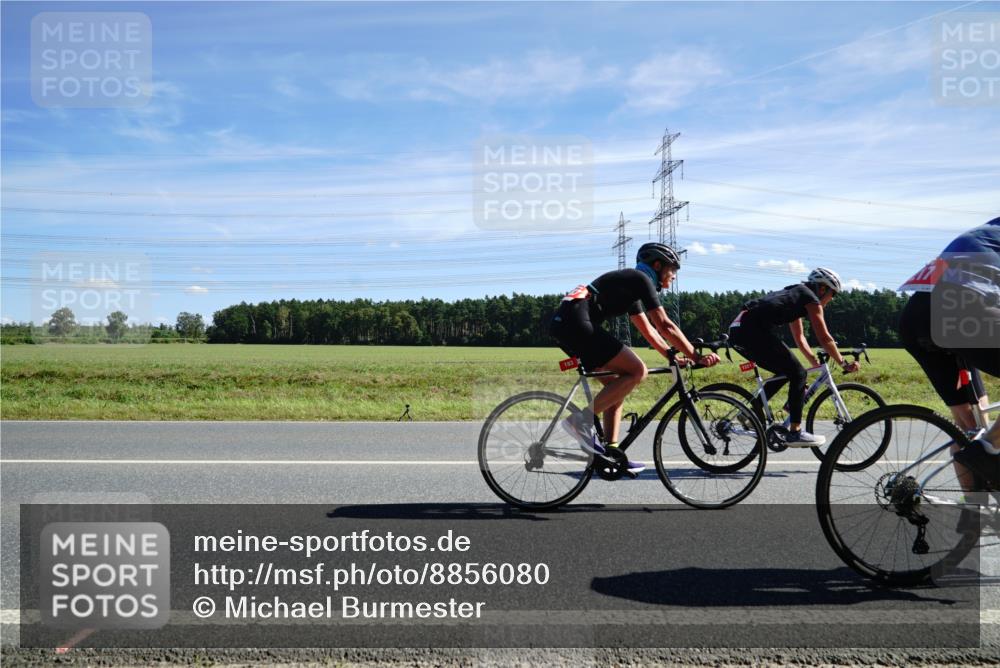 07.09.2025 - 19. Norderstedt Triathlon Michael Burmester http://msf.ph/oto/8856080 07.09.2025 12:45:54 Radfahren 183, 217, 706, 1321 meine-sportfotos.de