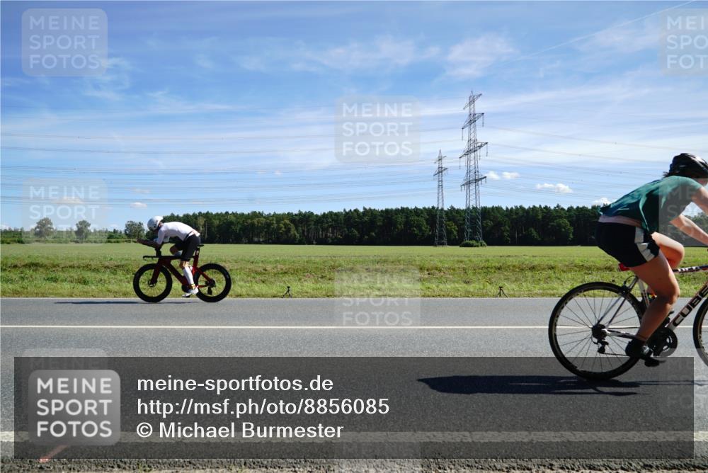07.09.2025 - 19. Norderstedt Triathlon Michael Burmester http://msf.ph/oto/8856085 07.09.2025 12:45:58 Radfahren 305, 706 meine-sportfotos.de