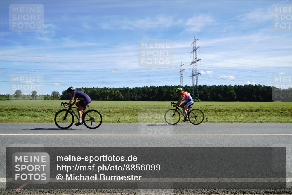 07.09.2025 - 19. Norderstedt Triathlon Michael Burmester http://msf.ph/oto/8856099 07.09.2025 12:46:05 Radfahren 166, 175, 1270, 1293, 1374 meine-sportfotos.de