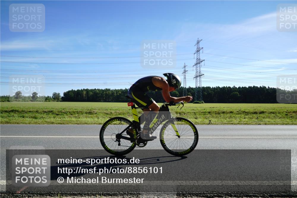 07.09.2025 - 19. Norderstedt Triathlon Michael Burmester http://msf.ph/oto/8856101 07.09.2025 11:03:06 Radfahren 225 meine-sportfotos.de