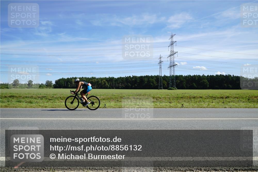 07.09.2025 - 19. Norderstedt Triathlon Michael Burmester http://msf.ph/oto/8856132 07.09.2025 12:46:26 Radfahren  meine-sportfotos.de