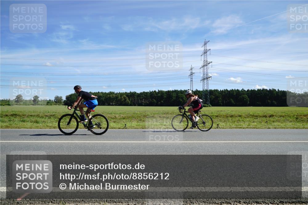 07.09.2025 - 19. Norderstedt Triathlon Michael Burmester http://msf.ph/oto/8856212 07.09.2025 12:47:28 Radfahren  meine-sportfotos.de