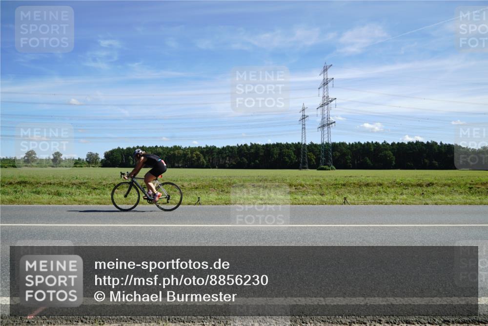 07.09.2025 - 19. Norderstedt Triathlon Michael Burmester http://msf.ph/oto/8856230 07.09.2025 12:47:35 Radfahren 331 meine-sportfotos.de