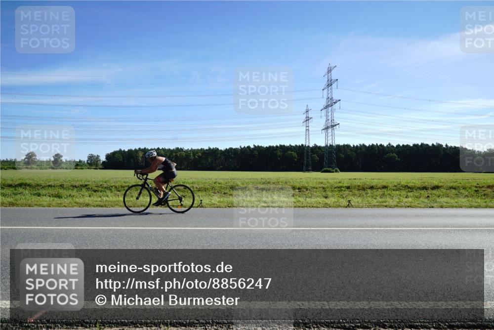 07.09.2025 - 19. Norderstedt Triathlon Michael Burmester http://msf.ph/oto/8856247 07.09.2025 11:04:54 Radfahren 238 meine-sportfotos.de