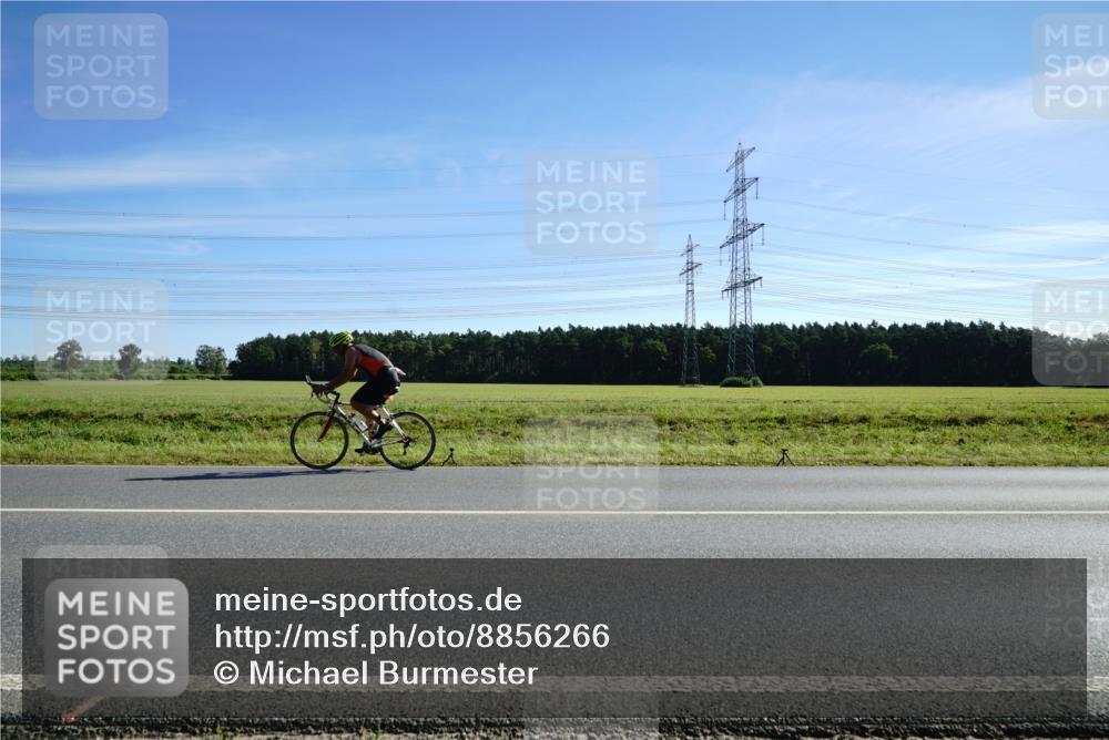 07.09.2025 - 19. Norderstedt Triathlon Michael Burmester http://msf.ph/oto/8856266 07.09.2025 11:05:15 Radfahren 1173 meine-sportfotos.de