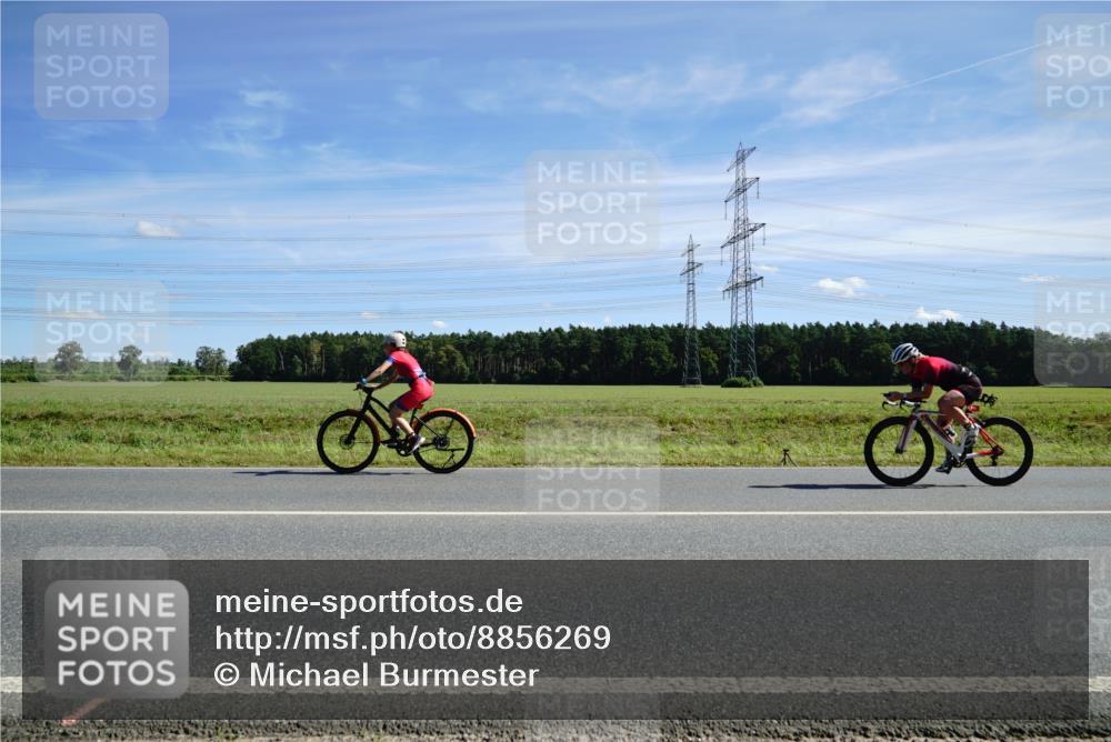 07.09.2025 - 19. Norderstedt Triathlon Michael Burmester http://msf.ph/oto/8856269 07.09.2025 12:47:59 Radfahren 304, 744 meine-sportfotos.de