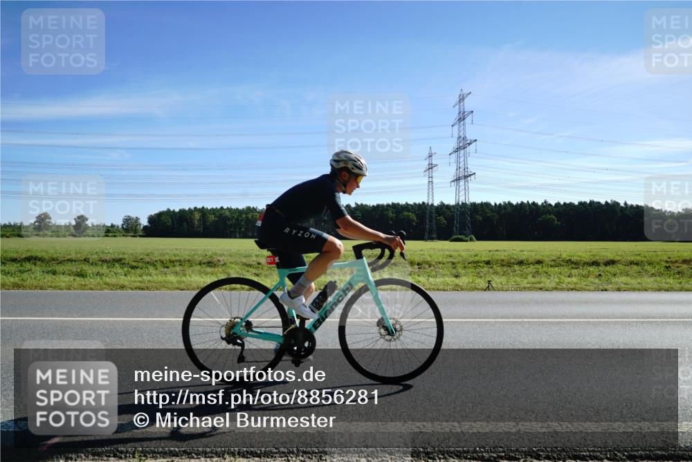 07.09.2025 - 19. Norderstedt Triathlon Michael Burmester http://msf.ph/oto/8856281 07.09.2025 11:05:21 Radfahren 1174, 1227 meine-sportfotos.de