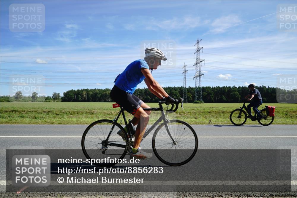 07.09.2025 - 19. Norderstedt Triathlon Michael Burmester http://msf.ph/oto/8856283 07.09.2025 12:48:01 Radfahren 277, 304, 1344 meine-sportfotos.de