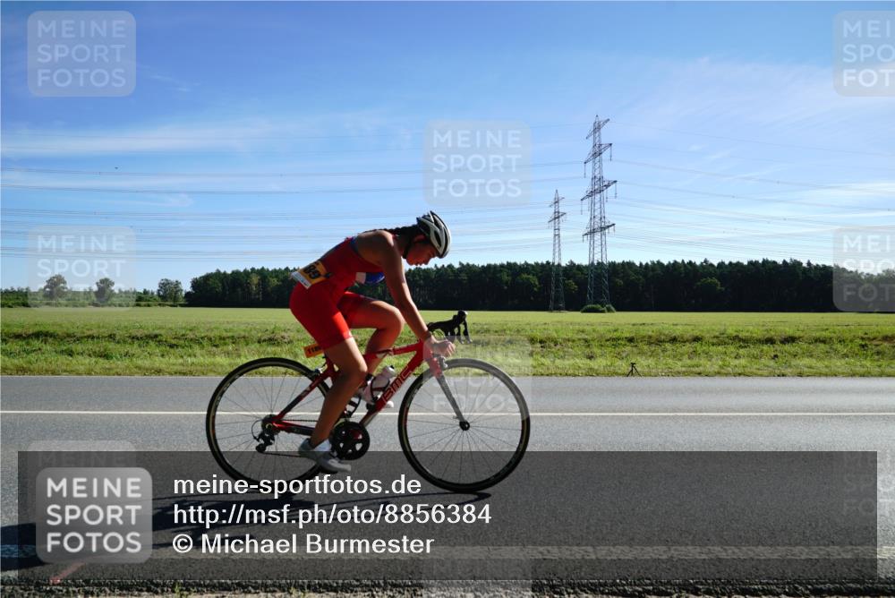 07.09.2025 - 19. Norderstedt Triathlon Michael Burmester http://msf.ph/oto/8856384 07.09.2025 11:06:31 Radfahren 196, 1189, 1198 meine-sportfotos.de