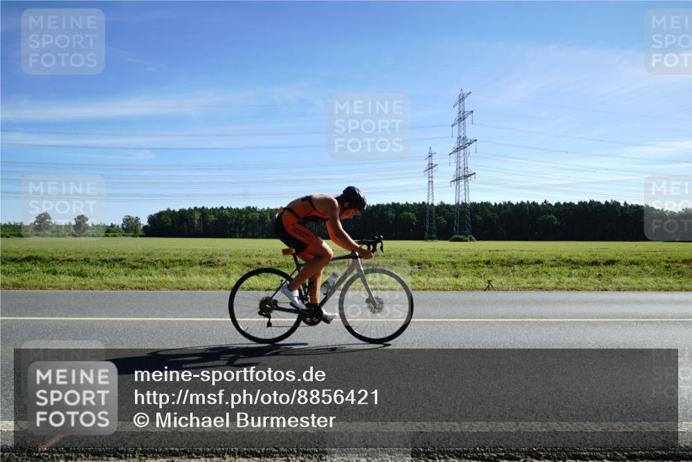 07.09.2025 - 19. Norderstedt Triathlon Michael Burmester http://msf.ph/oto/8856421 07.09.2025 11:06:48 Radfahren 1211 meine-sportfotos.de