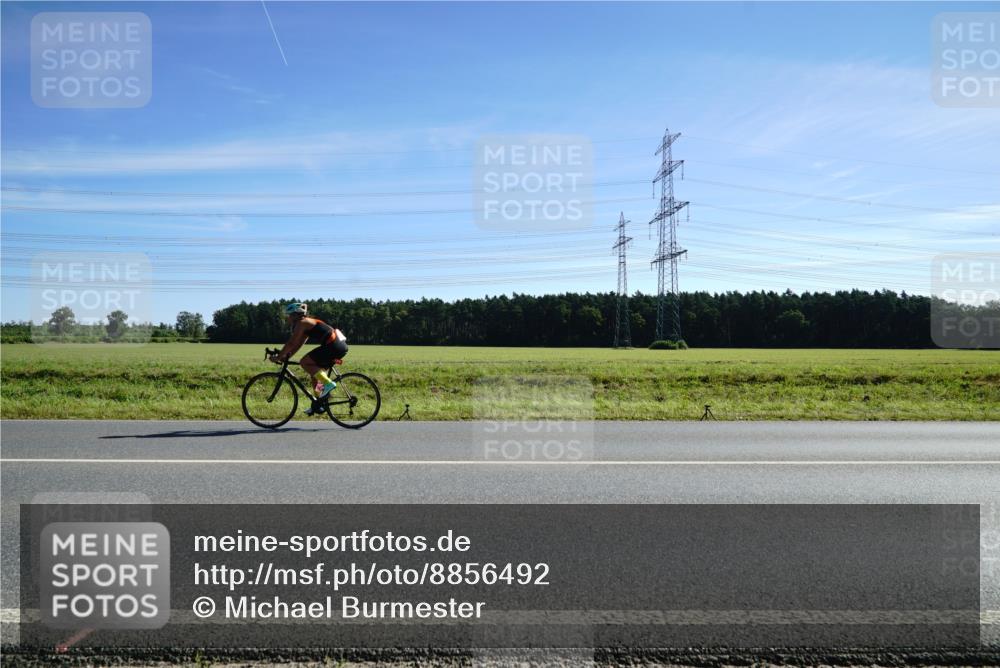 07.09.2025 - 19. Norderstedt Triathlon Michael Burmester http://msf.ph/oto/8856492 07.09.2025 11:07:49 Radfahren 1177 meine-sportfotos.de