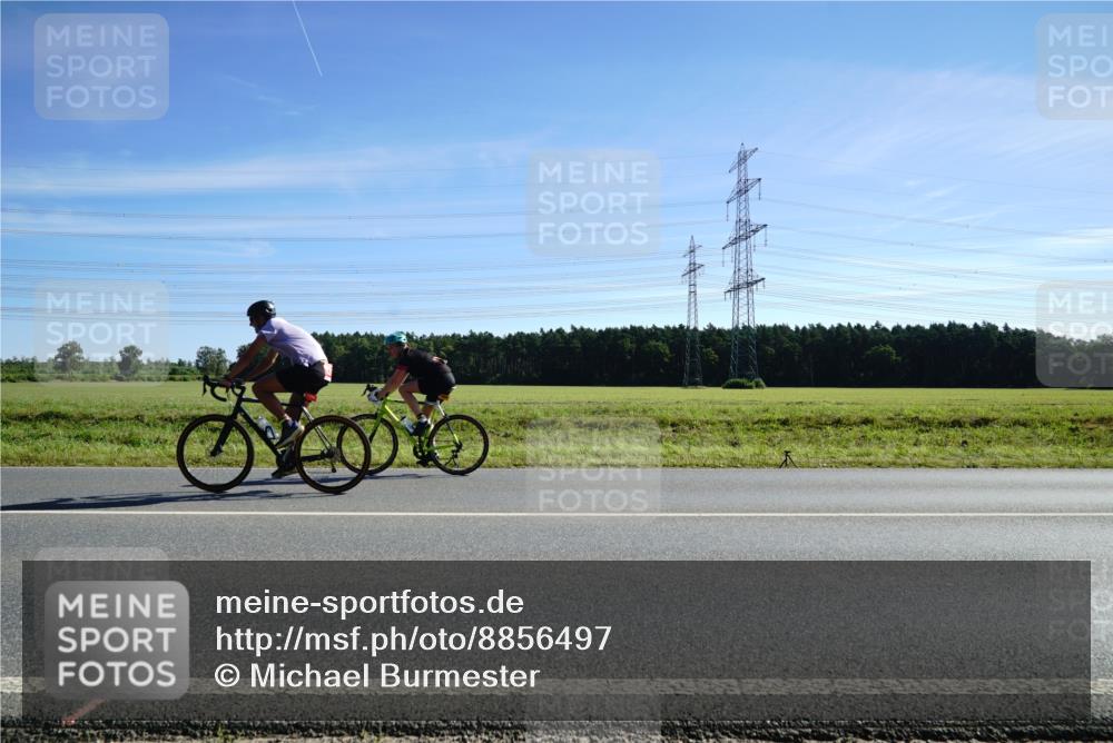 07.09.2025 - 19. Norderstedt Triathlon Michael Burmester http://msf.ph/oto/8856497 07.09.2025 11:07:50 Radfahren 1177 meine-sportfotos.de