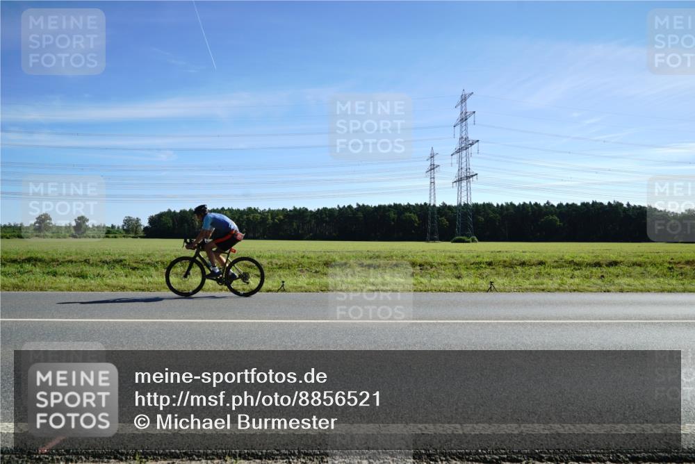 07.09.2025 - 19. Norderstedt Triathlon Michael Burmester http://msf.ph/oto/8856521 07.09.2025 11:08:08 Radfahren  meine-sportfotos.de