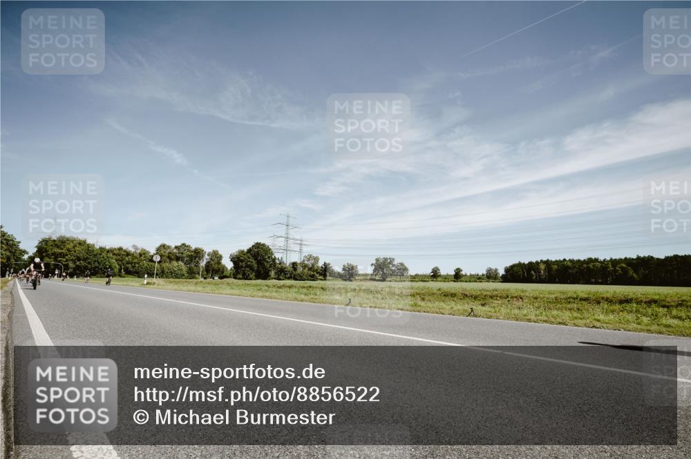 07.09.2025 - 19. Norderstedt Triathlon Michael Burmester http://msf.ph/oto/8856522 07.09.2025 12:18:09 Radfahren 227, 697 meine-sportfotos.de