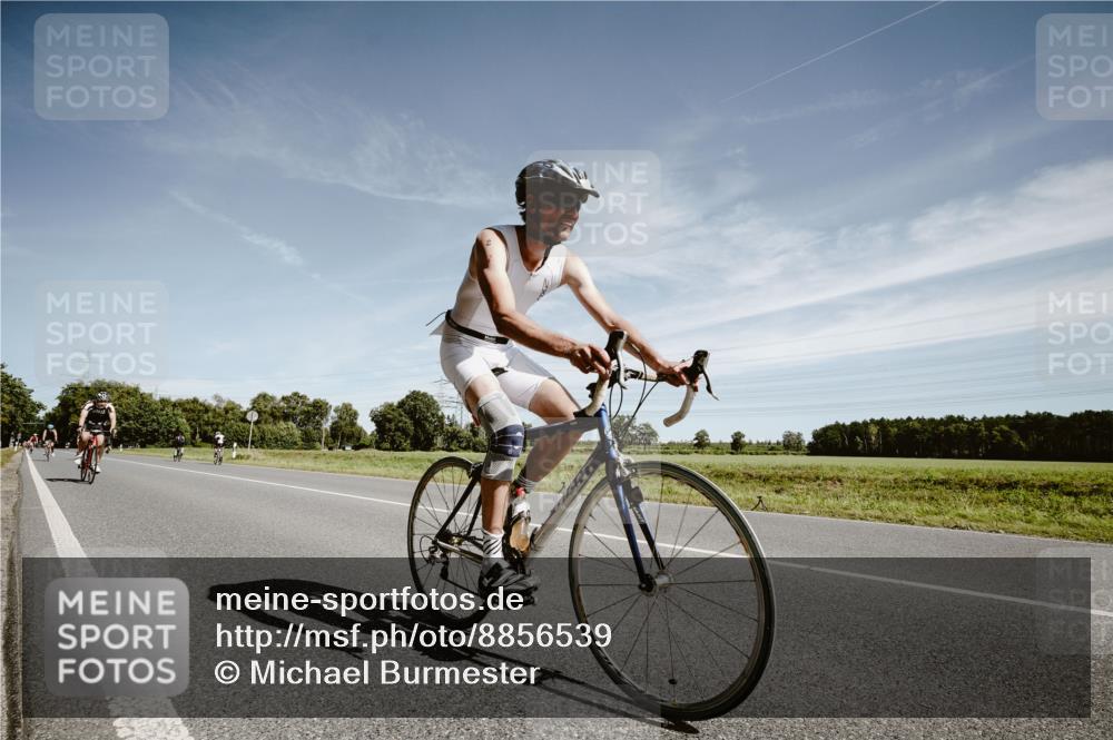 07.09.2025 - 19. Norderstedt Triathlon Michael Burmester http://msf.ph/oto/8856539 07.09.2025 12:18:13 Radfahren 227, 697, 1233, 1311 meine-sportfotos.de