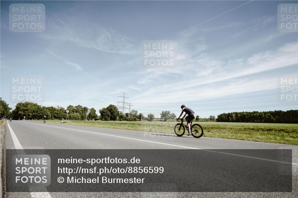 07.09.2025 - 19. Norderstedt Triathlon Michael Burmester http://msf.ph/oto/8856599 07.09.2025 12:18:36 Radfahren 724 meine-sportfotos.de