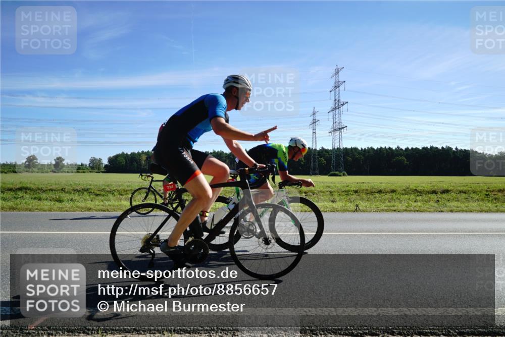 07.09.2025 - 19. Norderstedt Triathlon Michael Burmester http://msf.ph/oto/8856657 07.09.2025 11:10:16 Radfahren 734, 771, 1207 meine-sportfotos.de