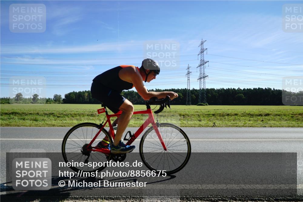 07.09.2025 - 19. Norderstedt Triathlon Michael Burmester http://msf.ph/oto/8856675 07.09.2025 11:10:30 Radfahren 833 meine-sportfotos.de