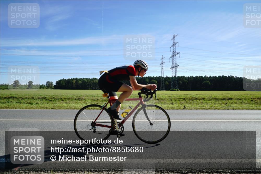 07.09.2025 - 19. Norderstedt Triathlon Michael Burmester http://msf.ph/oto/8856680 07.09.2025 11:10:34 Radfahren 1199 meine-sportfotos.de