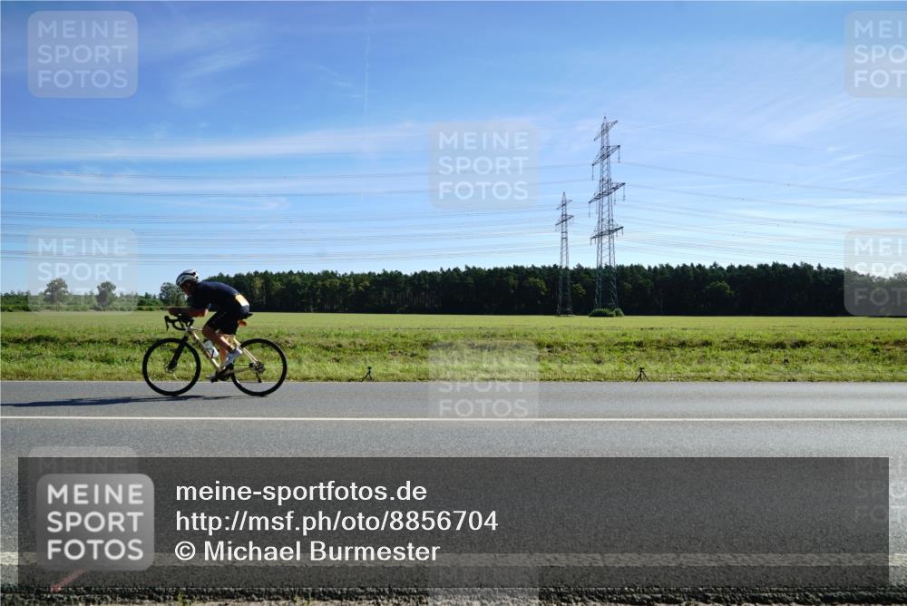 07.09.2025 - 19. Norderstedt Triathlon Michael Burmester http://msf.ph/oto/8856704 07.09.2025 11:10:53 Radfahren 1182 meine-sportfotos.de