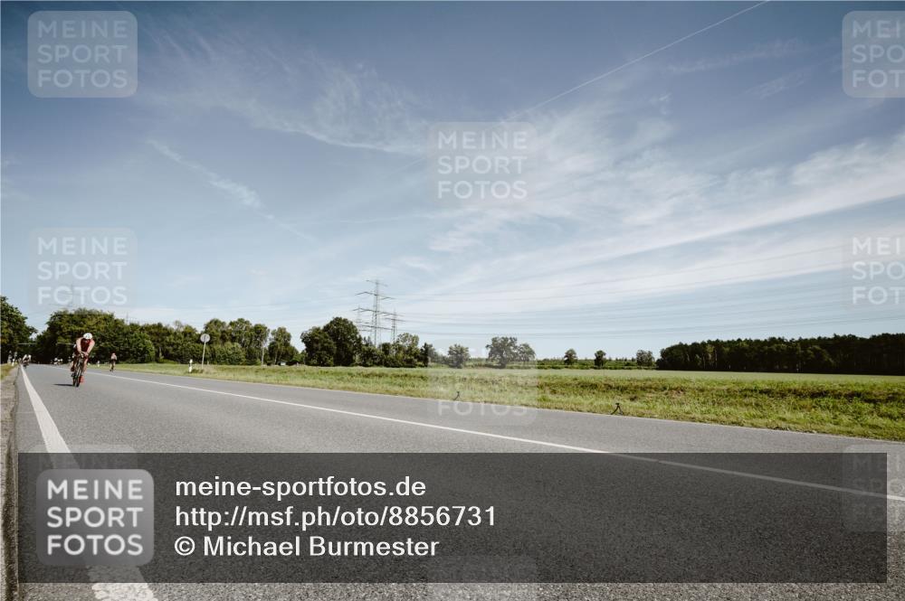 07.09.2025 - 19. Norderstedt Triathlon Michael Burmester http://msf.ph/oto/8856731 07.09.2025 12:19:41 Radfahren 811, 816, 1392 meine-sportfotos.de