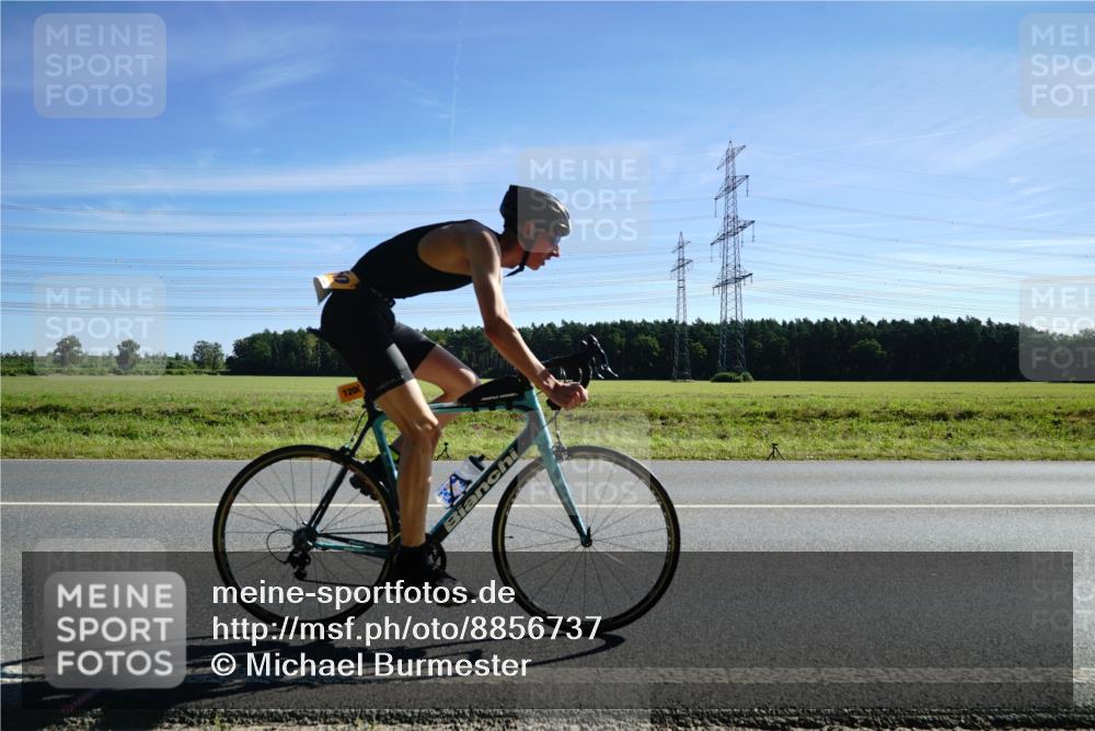 07.09.2025 - 19. Norderstedt Triathlon Michael Burmester http://msf.ph/oto/8856737 07.09.2025 11:11:12 Radfahren 1200 meine-sportfotos.de