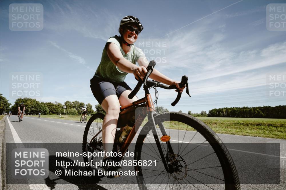 07.09.2025 - 19. Norderstedt Triathlon Michael Burmester http://msf.ph/oto/8856821 07.09.2025 12:20:33 Radfahren 156, 717 meine-sportfotos.de