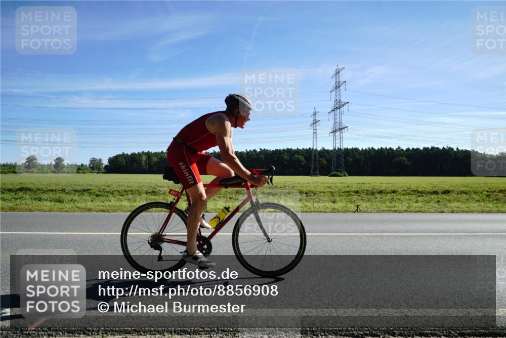 07.09.2025 - 19. Norderstedt Triathlon Michael Burmester http://msf.ph/oto/8856908 07.09.2025 11:13:29 Radfahren 203, 806 meine-sportfotos.de
