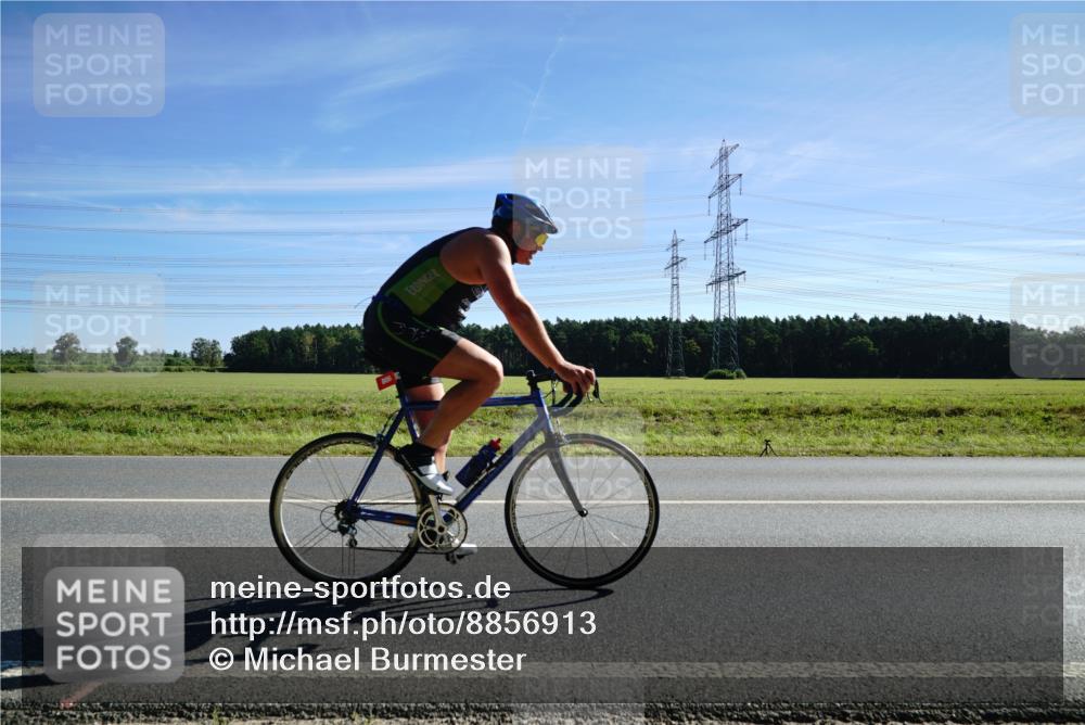 07.09.2025 - 19. Norderstedt Triathlon Michael Burmester http://msf.ph/oto/8856913 07.09.2025 11:13:31 Radfahren 203, 796, 806 meine-sportfotos.de