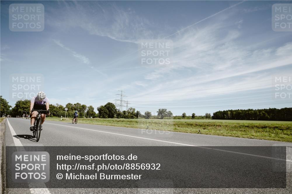 07.09.2025 - 19. Norderstedt Triathlon Michael Burmester http://msf.ph/oto/8856932 07.09.2025 12:21:15 Radfahren 176, 202, 699 meine-sportfotos.de