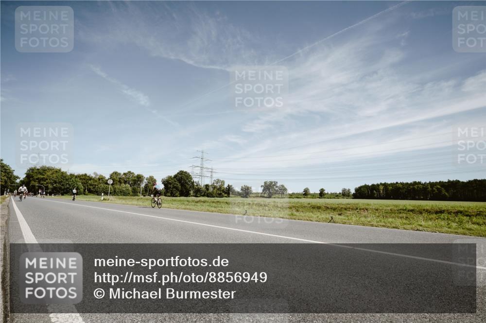 07.09.2025 - 19. Norderstedt Triathlon Michael Burmester http://msf.ph/oto/8856949 07.09.2025 12:21:24 Radfahren  meine-sportfotos.de