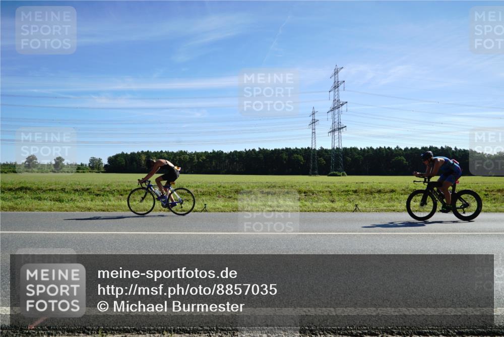 07.09.2025 - 19. Norderstedt Triathlon Michael Burmester http://msf.ph/oto/8857035 07.09.2025 11:14:50 Radfahren  meine-sportfotos.de