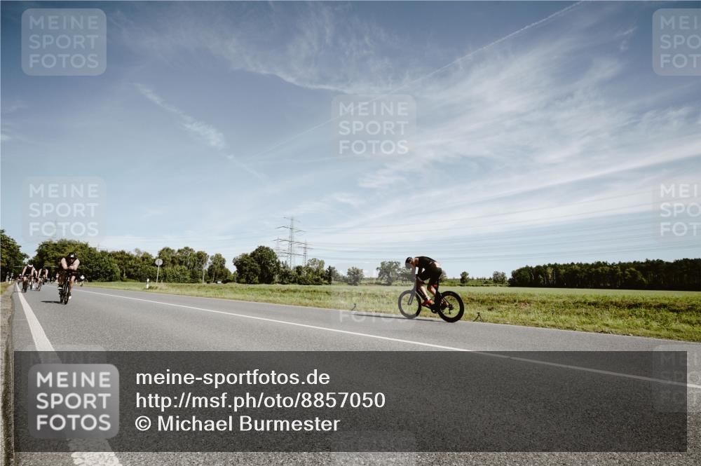 07.09.2025 - 19. Norderstedt Triathlon Michael Burmester http://msf.ph/oto/8857050 07.09.2025 12:22:18 Radfahren 236, 308, 783 meine-sportfotos.de