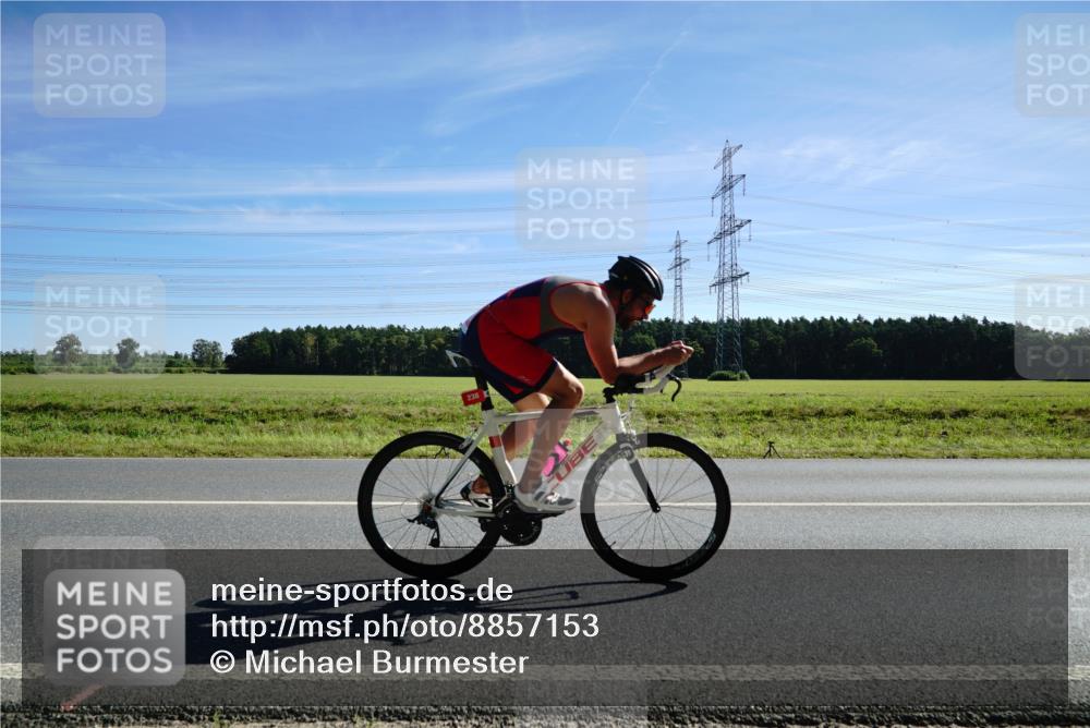07.09.2025 - 19. Norderstedt Triathlon Michael Burmester http://msf.ph/oto/8857153 07.09.2025 11:16:05 Radfahren 238, 1210 meine-sportfotos.de