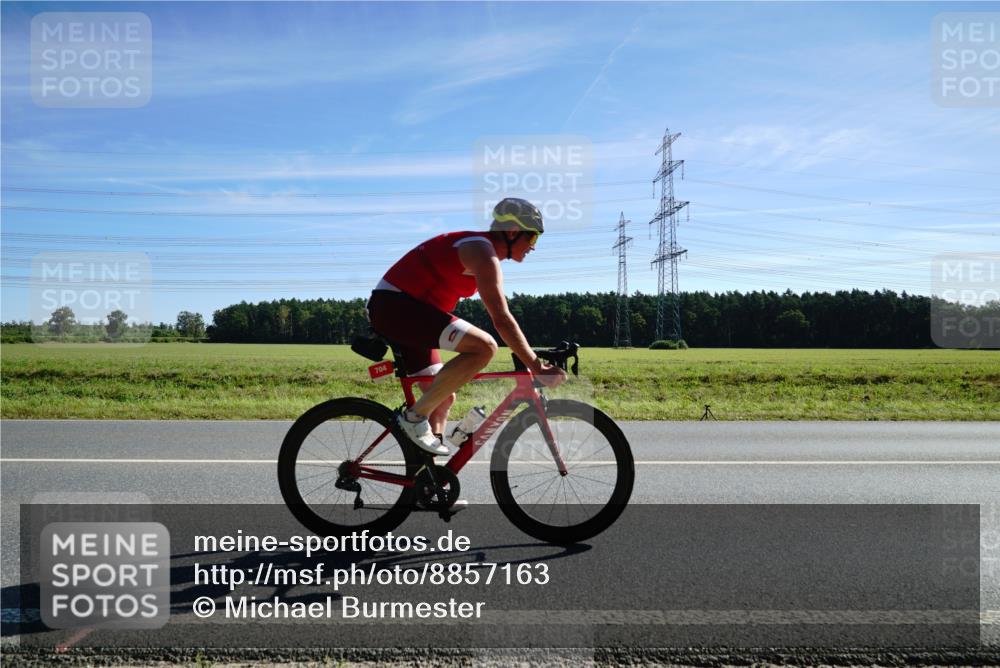 07.09.2025 - 19. Norderstedt Triathlon Michael Burmester http://msf.ph/oto/8857163 07.09.2025 11:16:14 Radfahren 704 meine-sportfotos.de