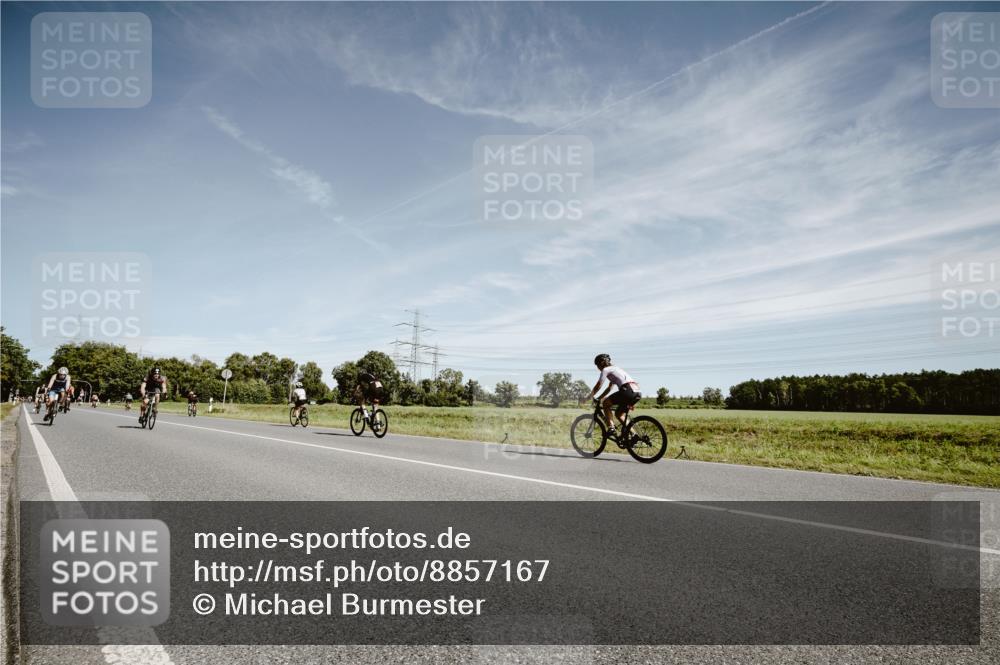 07.09.2025 - 19. Norderstedt Triathlon Michael Burmester http://msf.ph/oto/8857167 07.09.2025 12:23:03 Radfahren 1249, 1293 meine-sportfotos.de
