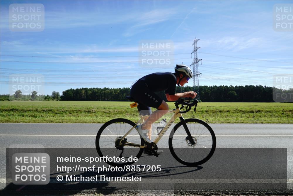 07.09.2025 - 19. Norderstedt Triathlon Michael Burmester http://msf.ph/oto/8857205 07.09.2025 11:16:53 Radfahren 1198 meine-sportfotos.de