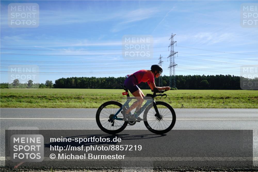 07.09.2025 - 19. Norderstedt Triathlon Michael Burmester http://msf.ph/oto/8857219 07.09.2025 11:17:08 Radfahren 152, 204, 1173 meine-sportfotos.de