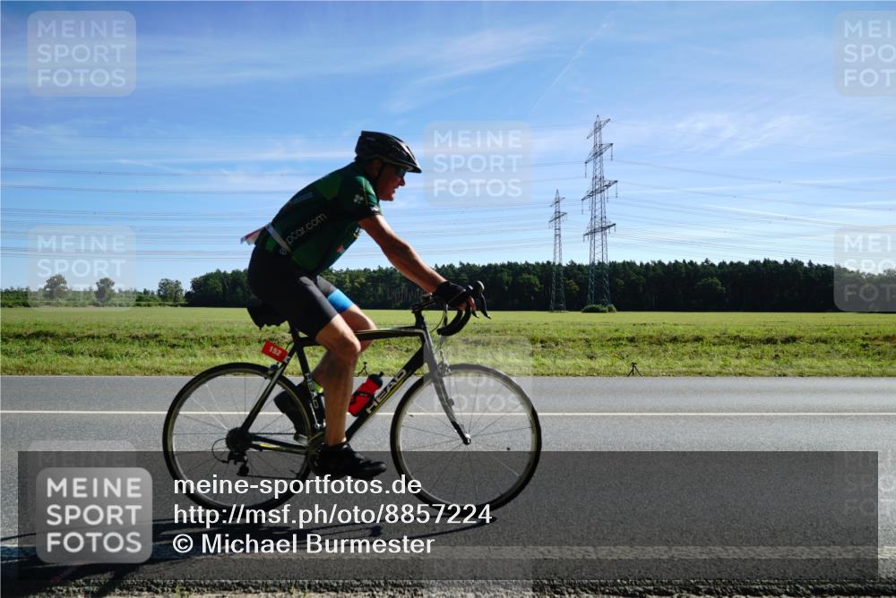 07.09.2025 - 19. Norderstedt Triathlon Michael Burmester http://msf.ph/oto/8857224 07.09.2025 11:17:09 Radfahren 152, 204, 1173 meine-sportfotos.de