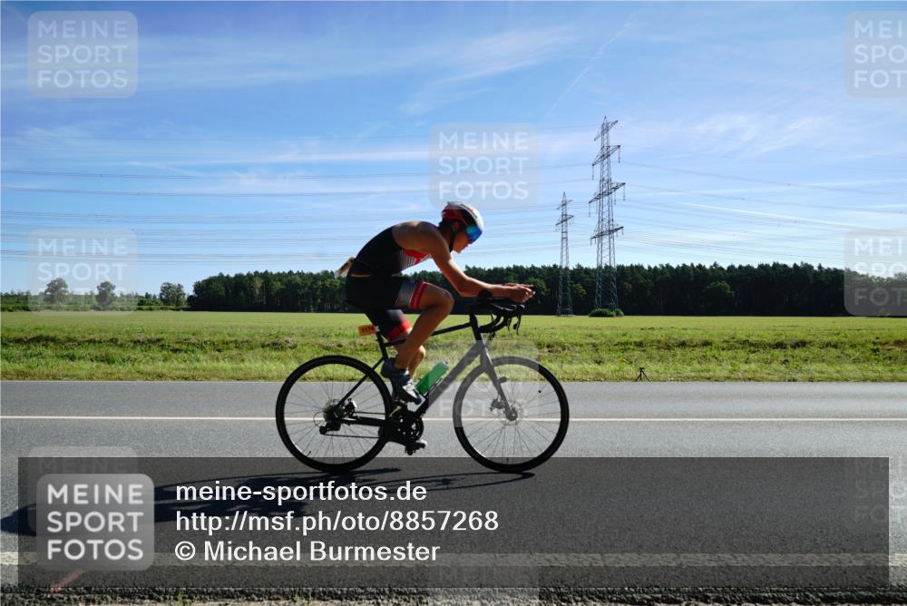 07.09.2025 - 19. Norderstedt Triathlon Michael Burmester http://msf.ph/oto/8857268 07.09.2025 11:17:32 Radfahren 1174 meine-sportfotos.de