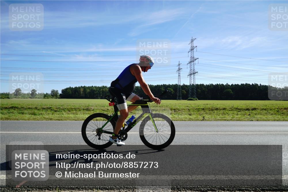 07.09.2025 - 19. Norderstedt Triathlon Michael Burmester http://msf.ph/oto/8857273 07.09.2025 11:17:38 Radfahren 710 meine-sportfotos.de