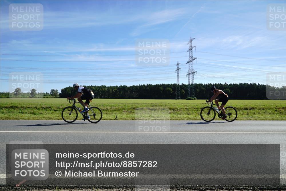 07.09.2025 - 19. Norderstedt Triathlon Michael Burmester http://msf.ph/oto/8857282 07.09.2025 11:17:52 Radfahren 1341 meine-sportfotos.de