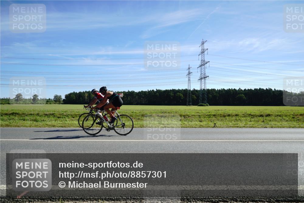 07.09.2025 - 19. Norderstedt Triathlon Michael Burmester http://msf.ph/oto/8857301 07.09.2025 11:18:03 Radfahren  meine-sportfotos.de