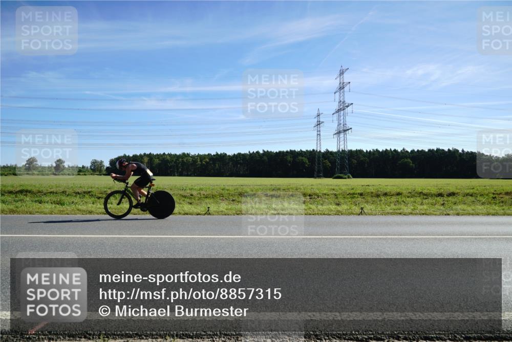 07.09.2025 - 19. Norderstedt Triathlon Michael Burmester http://msf.ph/oto/8857315 07.09.2025 11:18:16 Radfahren  meine-sportfotos.de