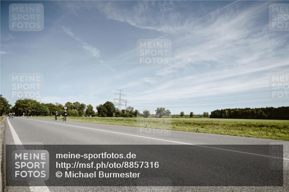 07.09.2025 - 19. Norderstedt Triathlon Michael Burmester http://msf.ph/oto/8857316 07.09.2025 12:23:55 Radfahren  meine-sportfotos.de