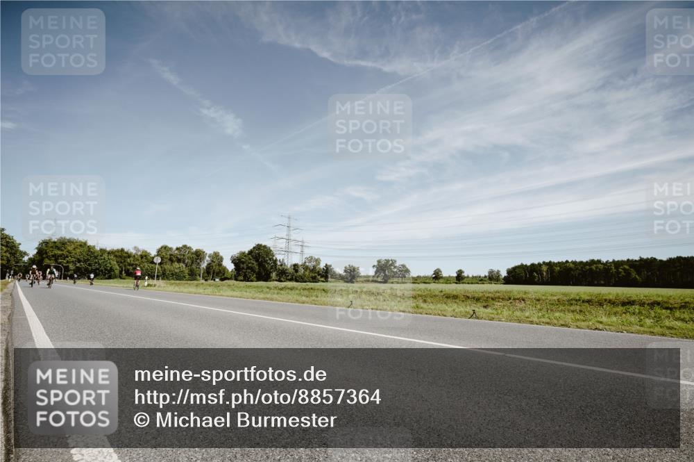 07.09.2025 - 19. Norderstedt Triathlon Michael Burmester http://msf.ph/oto/8857364 07.09.2025 12:24:09 Radfahren 261 meine-sportfotos.de